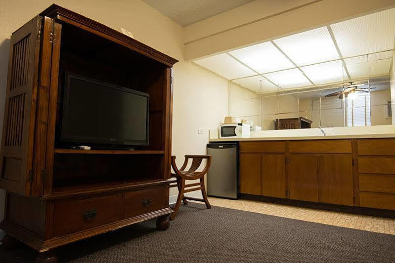 Hotel Pacific Marina Airport 2*